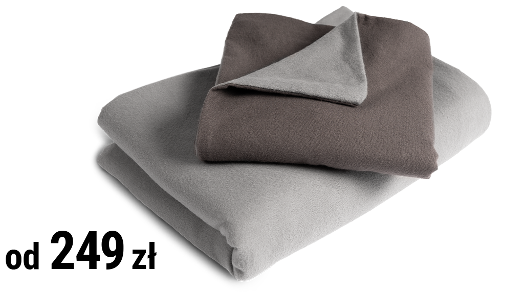 Złożona w kostkę pościel flanelowa. Napis: od 249 zł.