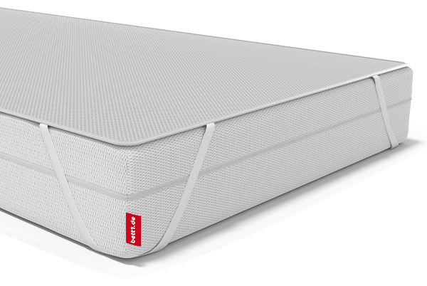 Nakładka higieniczna BODYGUARD założona na  materac BODYGUARD.